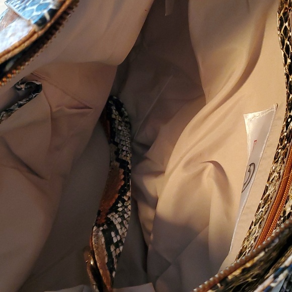 Big buddy faux snake skin purse - Picture 10 of 12